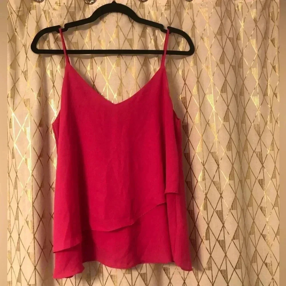 💛PLEASE BUNDLE💛 Embrace hot pink double v, sleeveless tiered tank top - size M